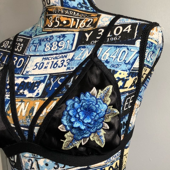 Embroidered Floral V Neck Strappy Bra - Picture 8 of 8